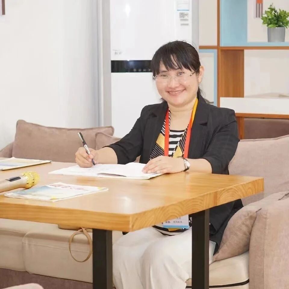 【青春语文·刘慧慧专栏】借得西湖一池水 画出南国三重春——读《温儒敏论语文教育三集》后感