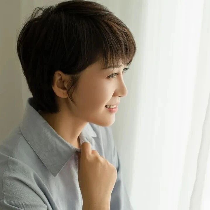【生命叙事】龚燕 | 在黑白里温柔地爱彩色，在彩色里朝圣黑白——写给2024