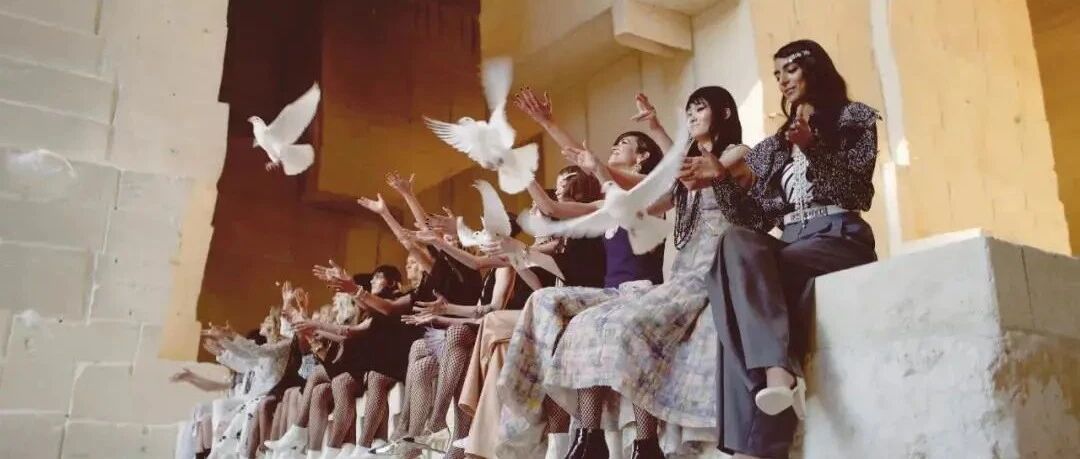 CHANEL 2022早春度假系列，在光影采石场来一场诗意重生