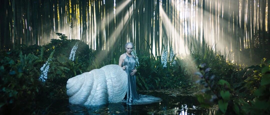 Dior 为最新高订系列拍了一部电影《奇幻梦境》