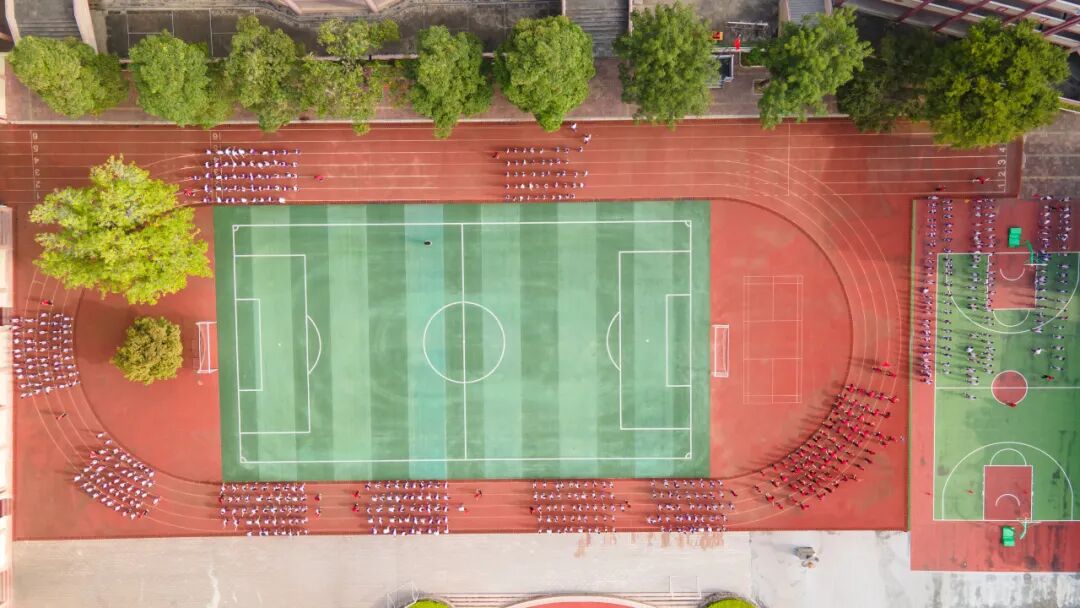 大埔小学阳光为伴快乐奔跑大埔小学举行长跑阳光体育活动启动仪式