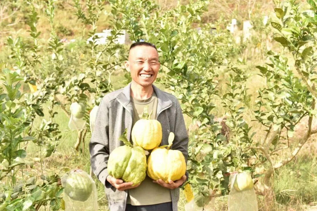 3.李荣昌生前生活照.jpg