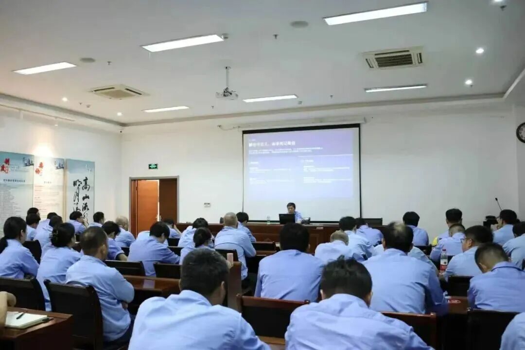 宝应县电力装备产业宝胜工匠学院揭牌成立