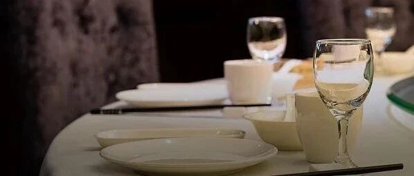 这位局长屡教不改受处分后又6次违规接受宴请，中央纪委国家监委案例通报深度剖析