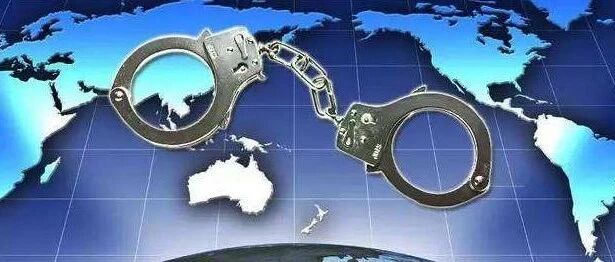 美方所谓“受害人”实际是“百名红通人员” ，涉嫌贪污受贿犯罪并向境外转移大量赃款