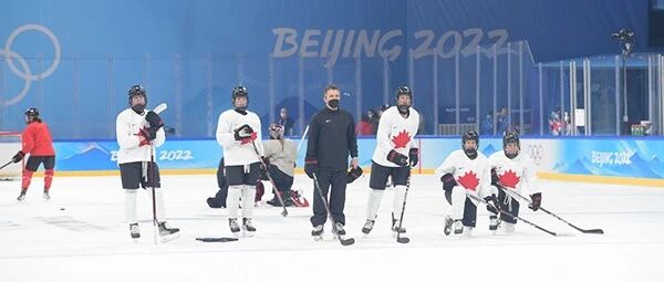 冬奥现场报道｜五棵松体育中心冰球训练正酣
