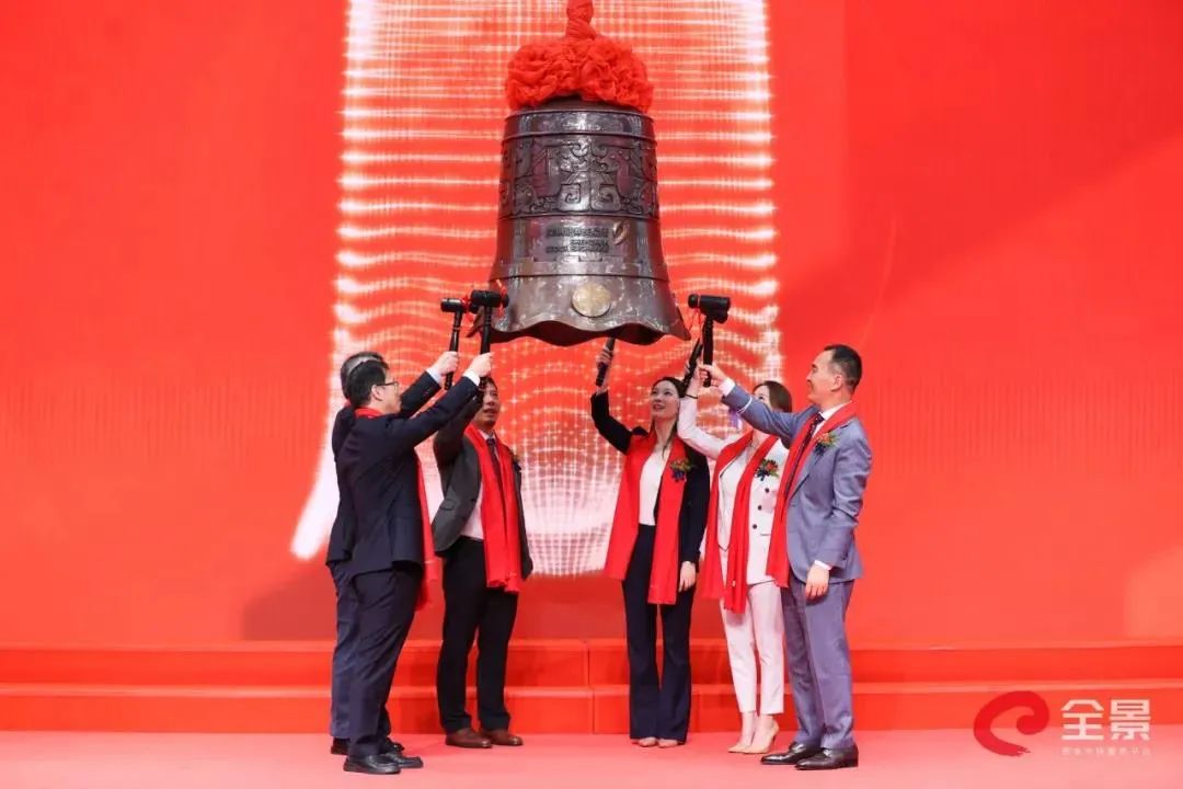 印刷包裝哪家好|首日股價(jià)大漲近600%！又一家印刷包裝百?gòu)?qiáng)企業(yè)正式敲鐘上市，年?duì)I收近8億元
