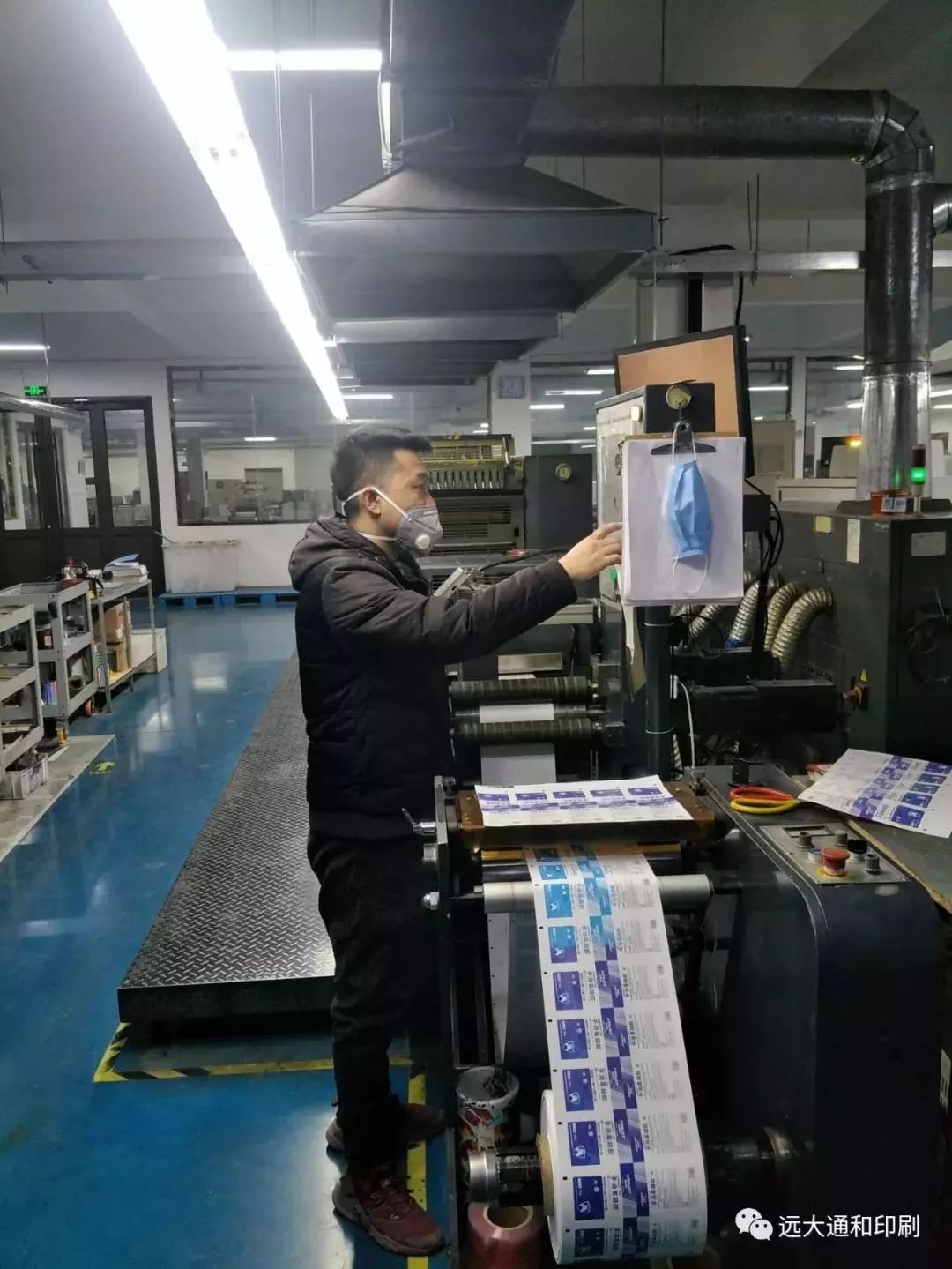 禮物盒包裝包裝辦法_包裝盒印刷制作廠_珠海印刷招聘糊盒機(jī)長(zhǎng)