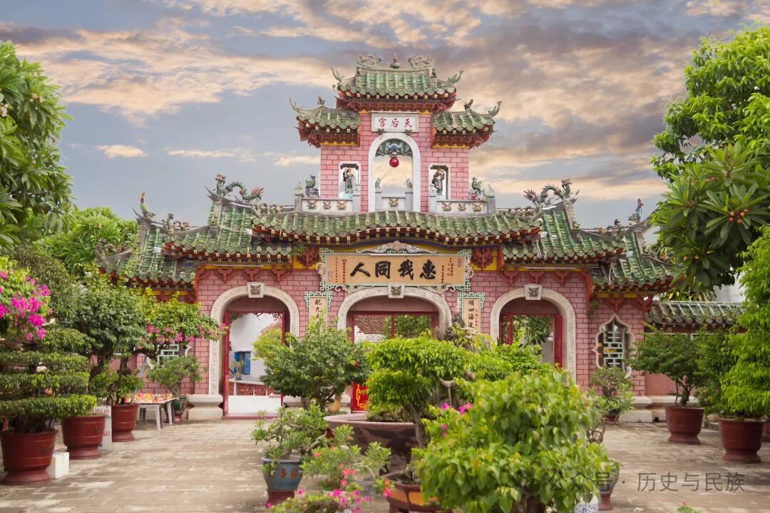 南越国：秦汉割据政权，疆域涵盖今两广及越南中部，历史上属于中国版图