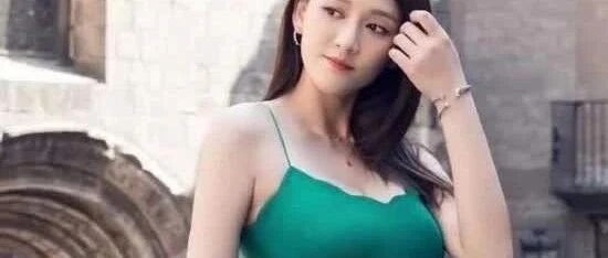 陈乔恩婚后绽放新魅力,吊带度假裙尽显44岁“水蜜桃”般的甜美与风情