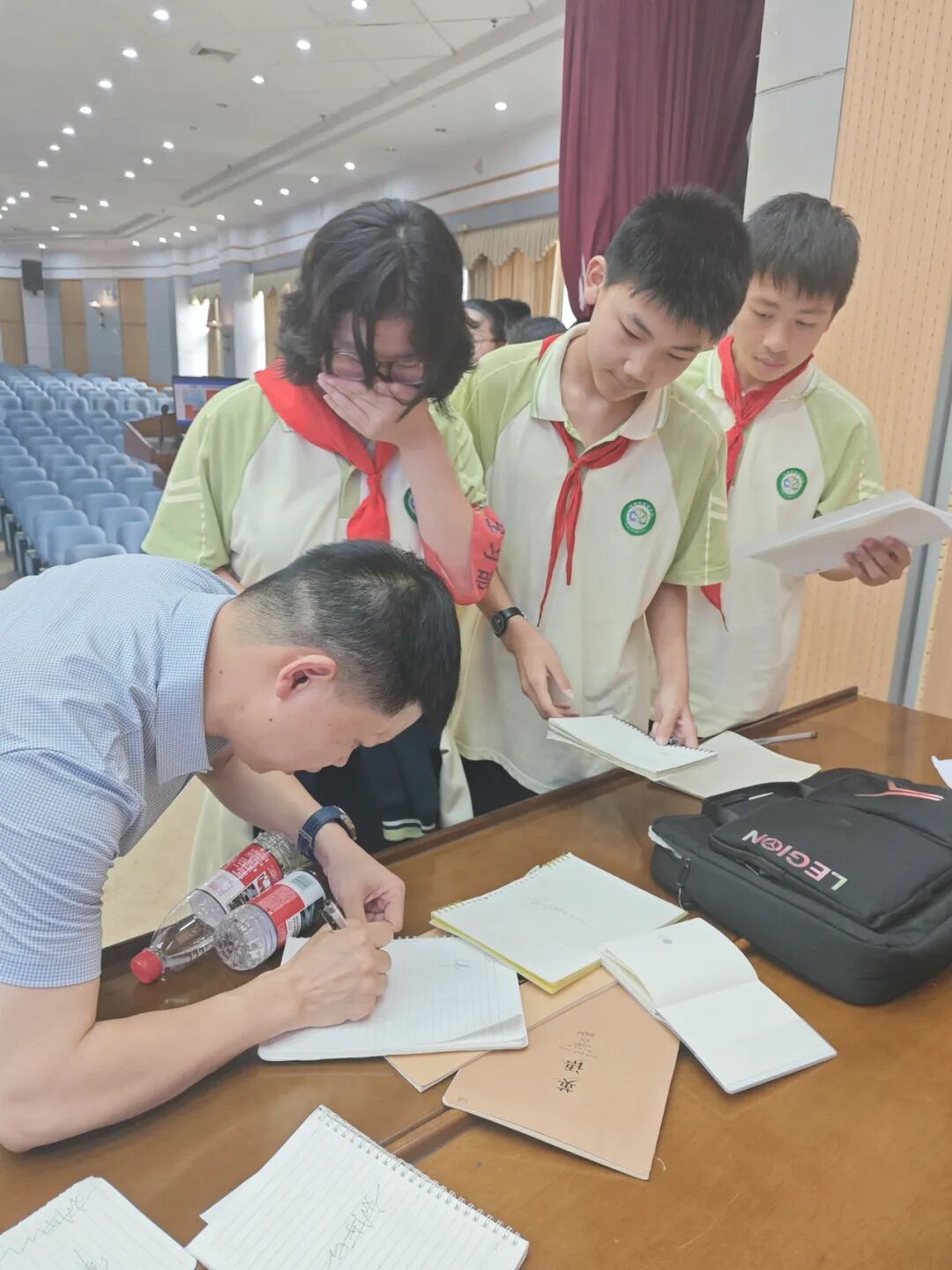 幸福德育 | 匠心筑梦，技能闪光——记湘潭市益智中学七年级劳模工匠宣讲课活动