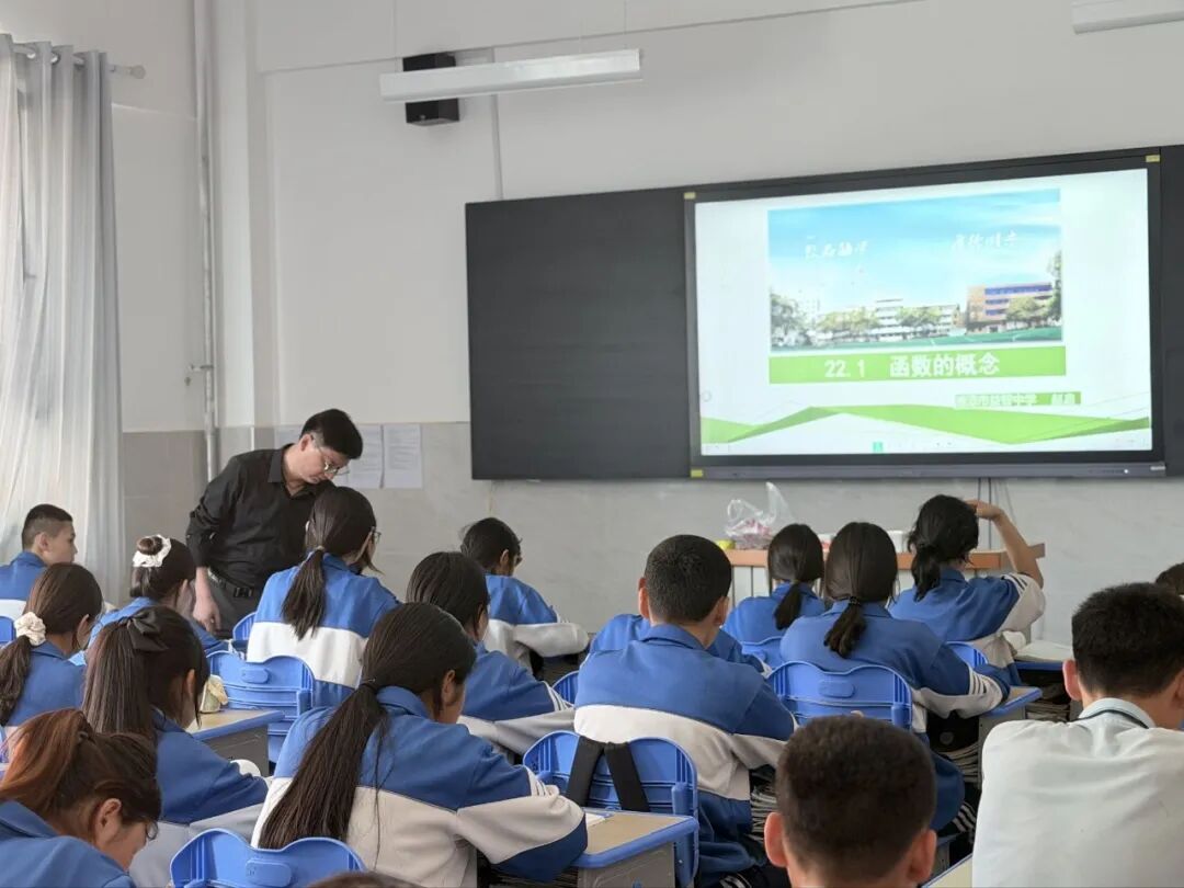校际交流 | 跨越山河研教艺 携手湘吐育芳华——湘潭市益智中学赴疆开展学习交流活动