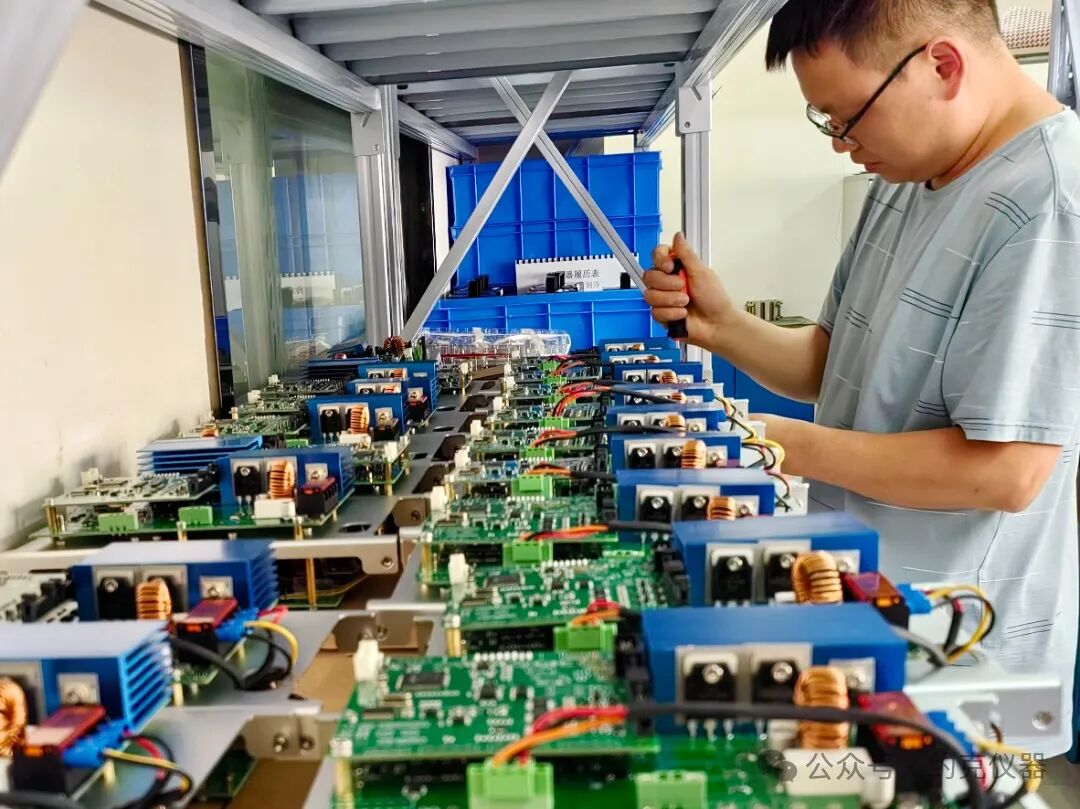 約克儀器成都工廠迎高溫戰酷暑保障合同如期交付