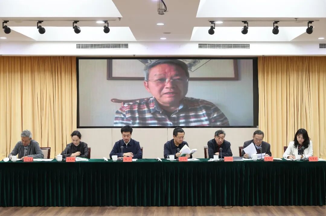 长篇报告文学《库布其生命歌》作品研讨会在京举行 第4张