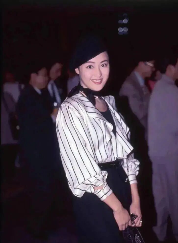 张小蕙认识了演员钟镇涛,两人一见钟情娱乐圈新闻章小蕙_59岁张晓慧