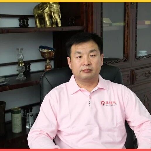 王思聪带女友全球旅游,从私人飞机到豪华游艇,网友:难道这次霸总要结婚?