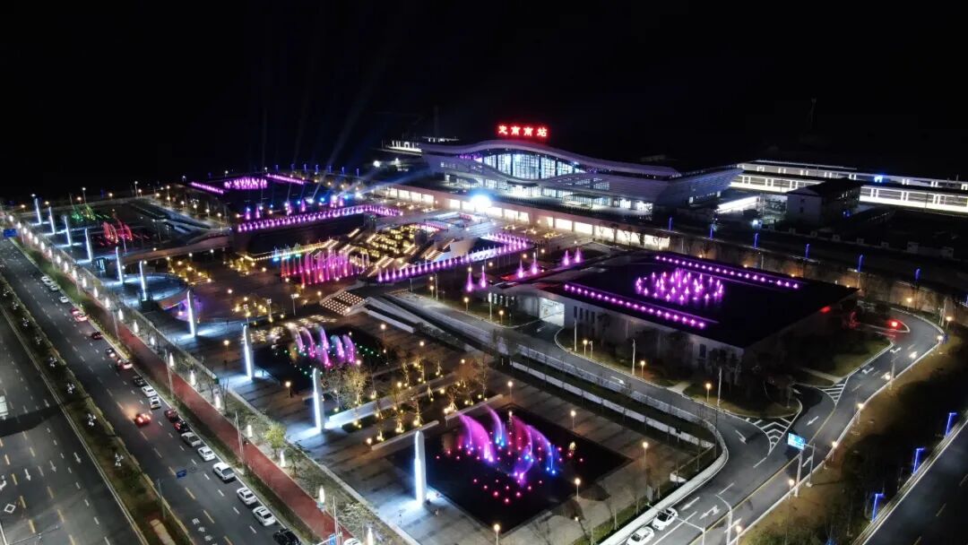气势磅礴定南南站夜幕惊艳