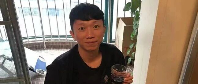 怪不得宋家腾能这么火,看看他妻子是谁就知道了,娶个贤妻旺三代!