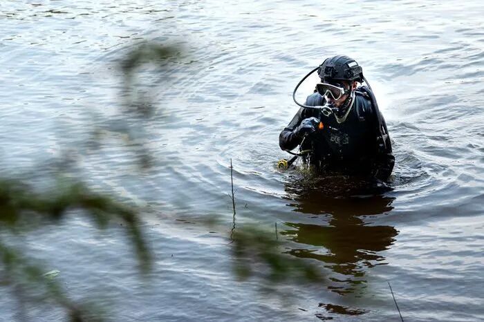 戰(zhàn)酷暑護(hù)平安 | 重慶特警開(kāi)展2024年度“礪劍淬刃”水陸兩棲專項(xiàng)訓(xùn)練