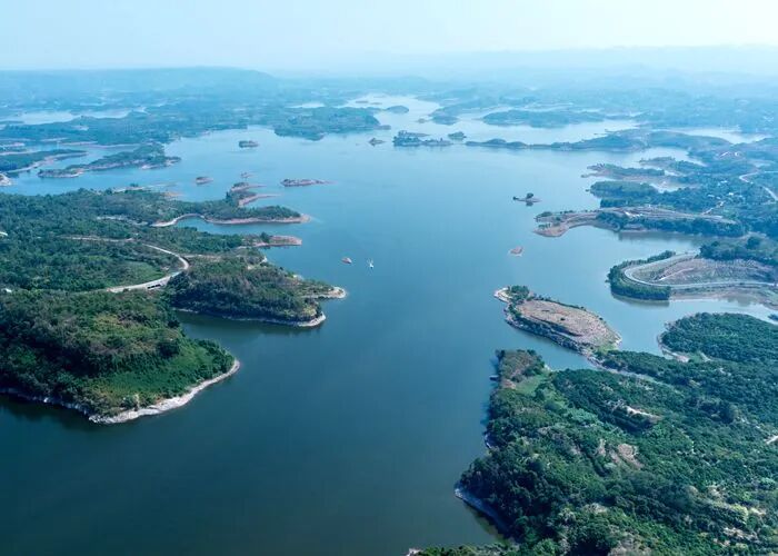 戰(zhàn)酷暑護(hù)平安 | 重慶特警開(kāi)展2024年度“礪劍淬刃”水陸兩棲專項(xiàng)訓(xùn)練