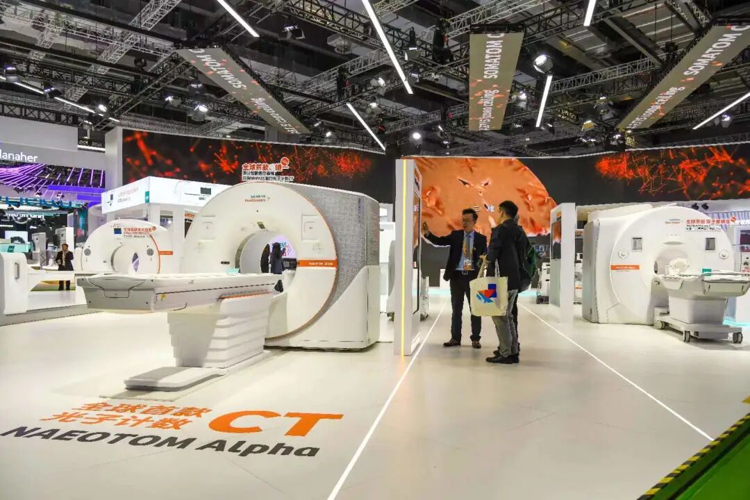 氢氧雾化机怎么使用语音操作的氢氧气雾化机、可以测阿尔茨海默的机器、帮助康复的“脚踏机”……“健康养老”新体验来了_https://www.jmylbn.com_新闻资讯_第5张