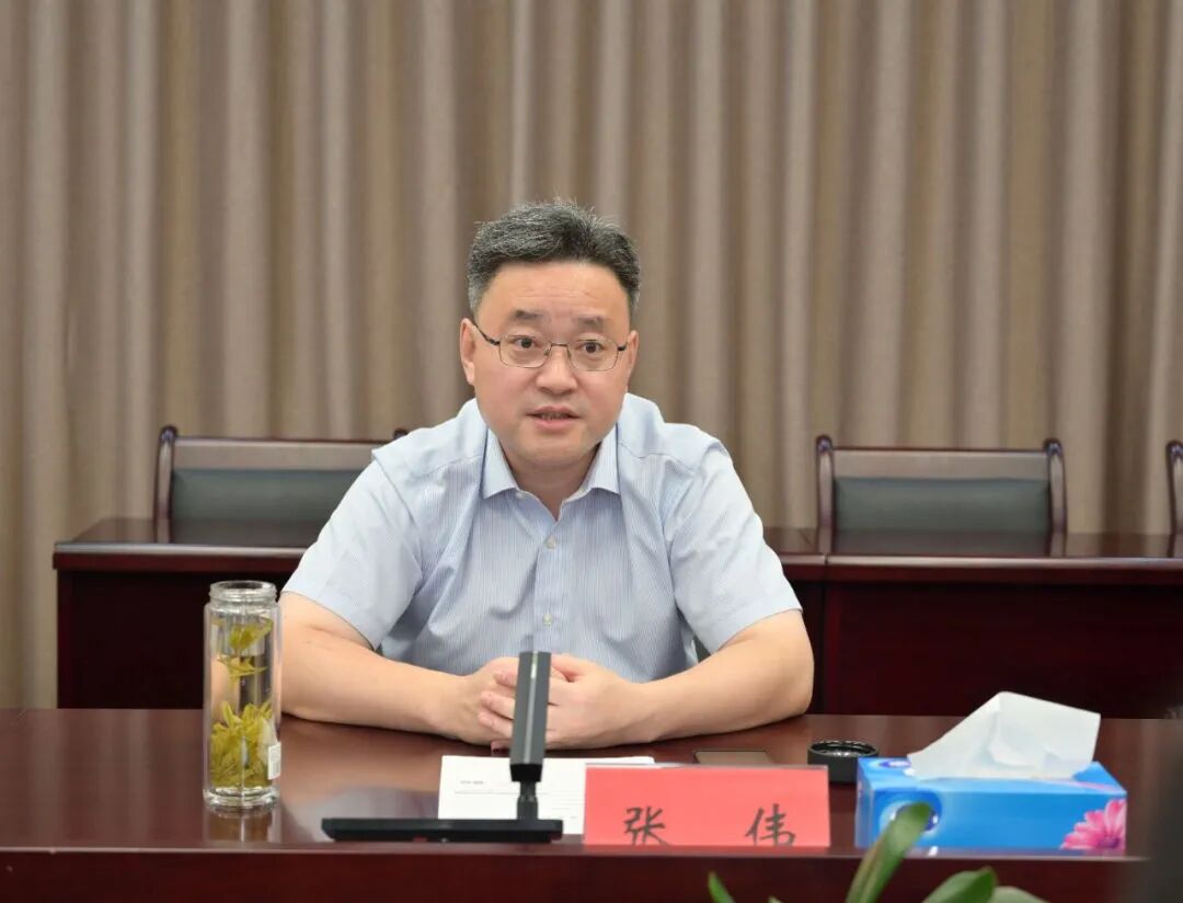 广陵发布 | 张伟会见来广陵考察客商 _扬州发布