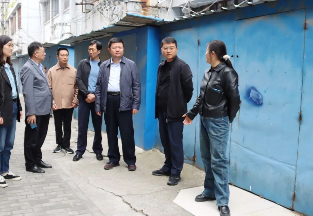 李斌,孟亚东一行先后来到莲花街坊,曲江洼子街社区新时代文明实践站