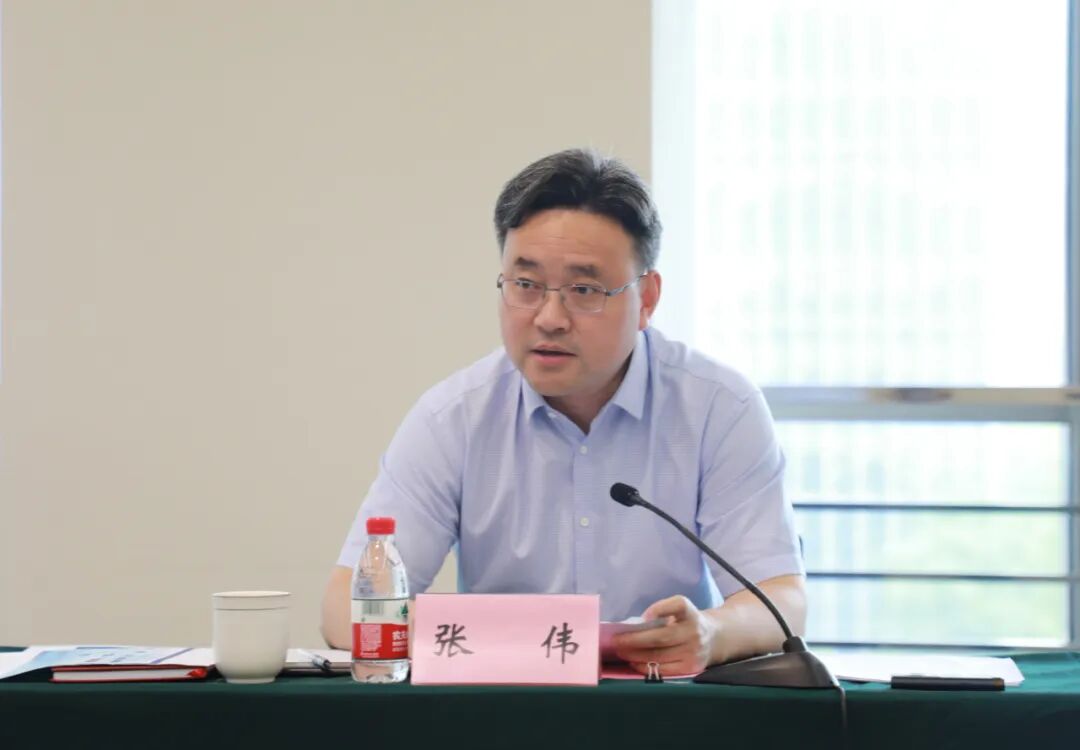 广陵发布张伟带队调研科创产业