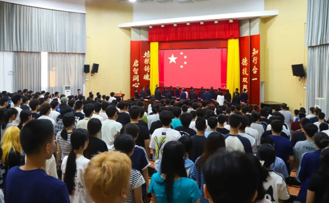 7cca33ff41be9bb4258a0a91f47c896d.jpg