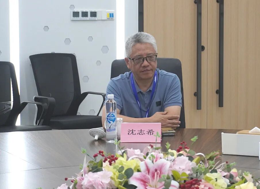 區(qū)人大常_委會(huì)黨組書記、主任趙汝青帶隊(duì)赴安譜實(shí)驗(yàn)走訪調(diào)研