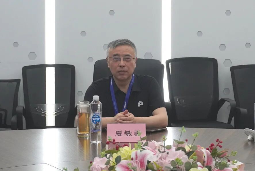 區(qū)人大常_委會(huì)黨組書記、主任趙汝青帶隊(duì)赴安譜實(shí)驗(yàn)走訪調(diào)研