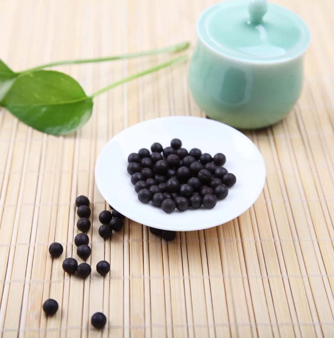 怎么使用轮椅家有老人行动不便，轮椅买手动还是电动？如何安全使用？这些疑问有专业解答了_https://www.jmylbn.com_新闻资讯_第16张