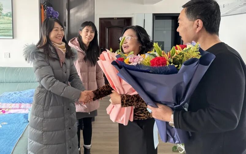 医院退休老干部春节慰问_医院老职工代表走访慰问_春节 慰问老干部