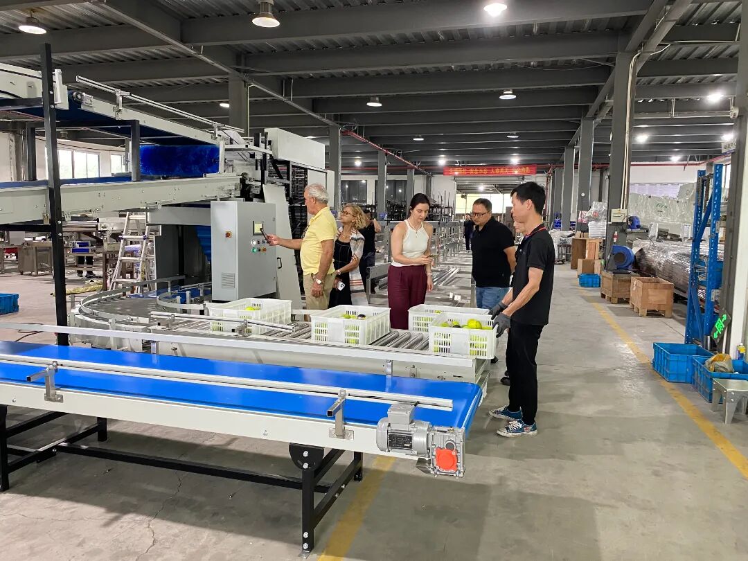 美国客户首次参观工厂.JPG