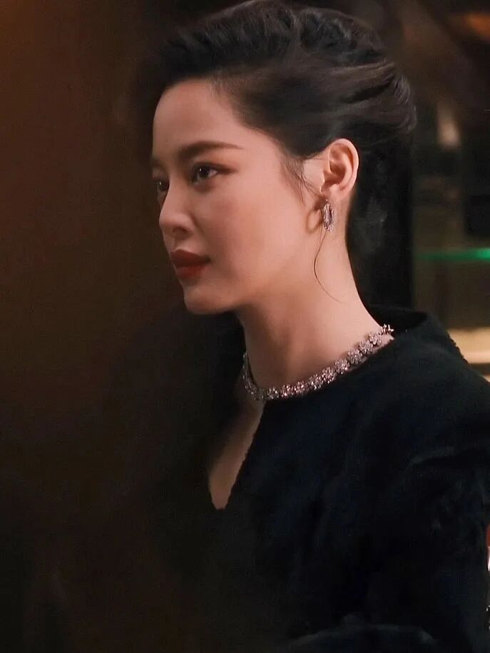杂志专栏|钻石之王harry winston,如何用珠宝在"不响"之间打动人心?