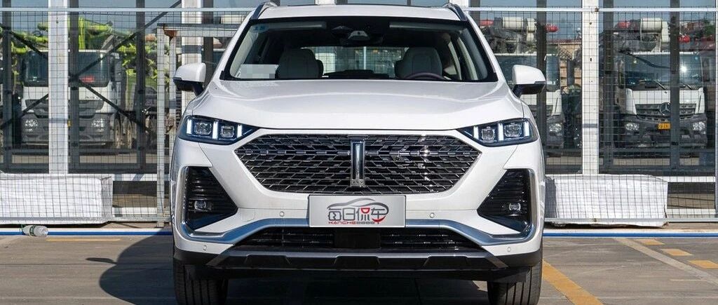 加速更快 数字交互更前卫 车厢有豪华感 魏牌拿铁DHT车型分析导购