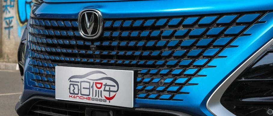 造型科幻 配置丰富 价格实在 长安UNI-T车型分析导购