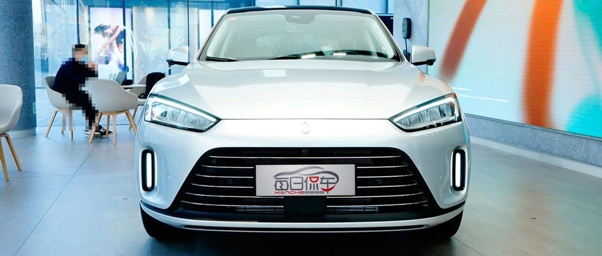 华为全面赋能 人机交互很前卫 车厢更豪华 AITO问界M5实拍简评