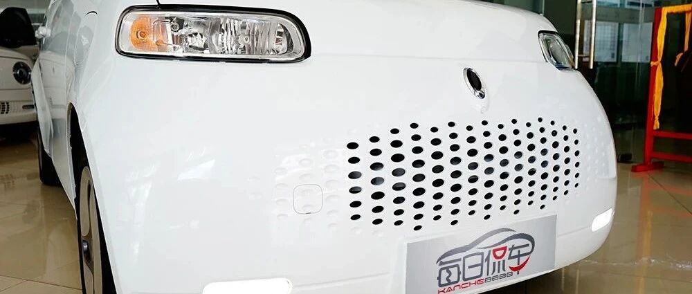 高度仿生 大屏炫酷 后排充足 续航够用 欧拉白猫实拍简评