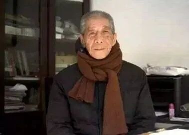中医老炮潘德孚"非法"行医16年:人民日报都为其发声
