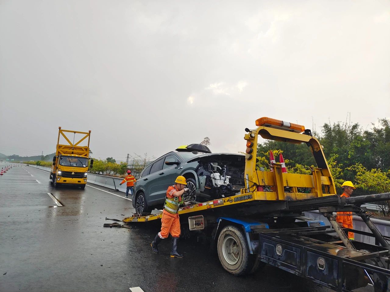 高速公路事故解决办法
