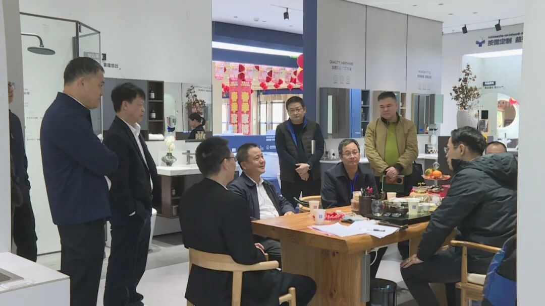李坤先后来到阳江纳谷科技有限公司,阳江市铭阳服饰实业有限公司,阳江