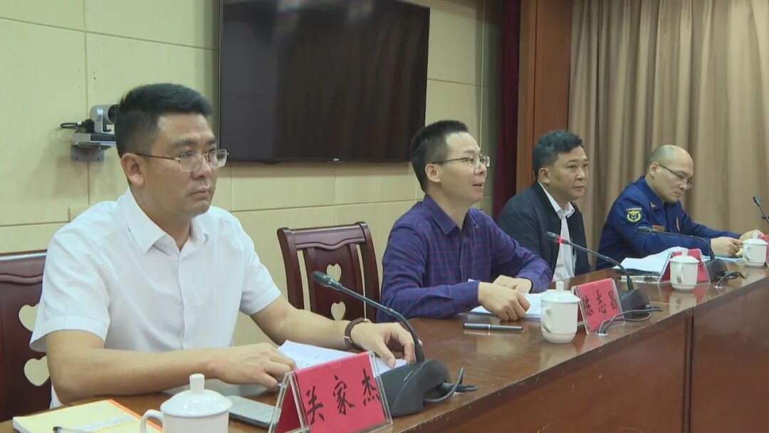 在阳东区贯彻会议上,陈志昌强调,要提高政治站位,进一步增强做好安全