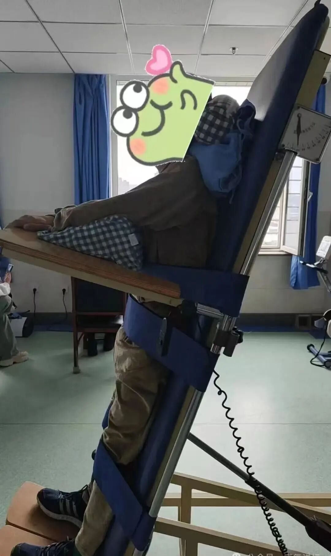康复的床叫什么电动起立床：每日“站立”开启康复新篇章-上海聚慕医疗器械有限公司