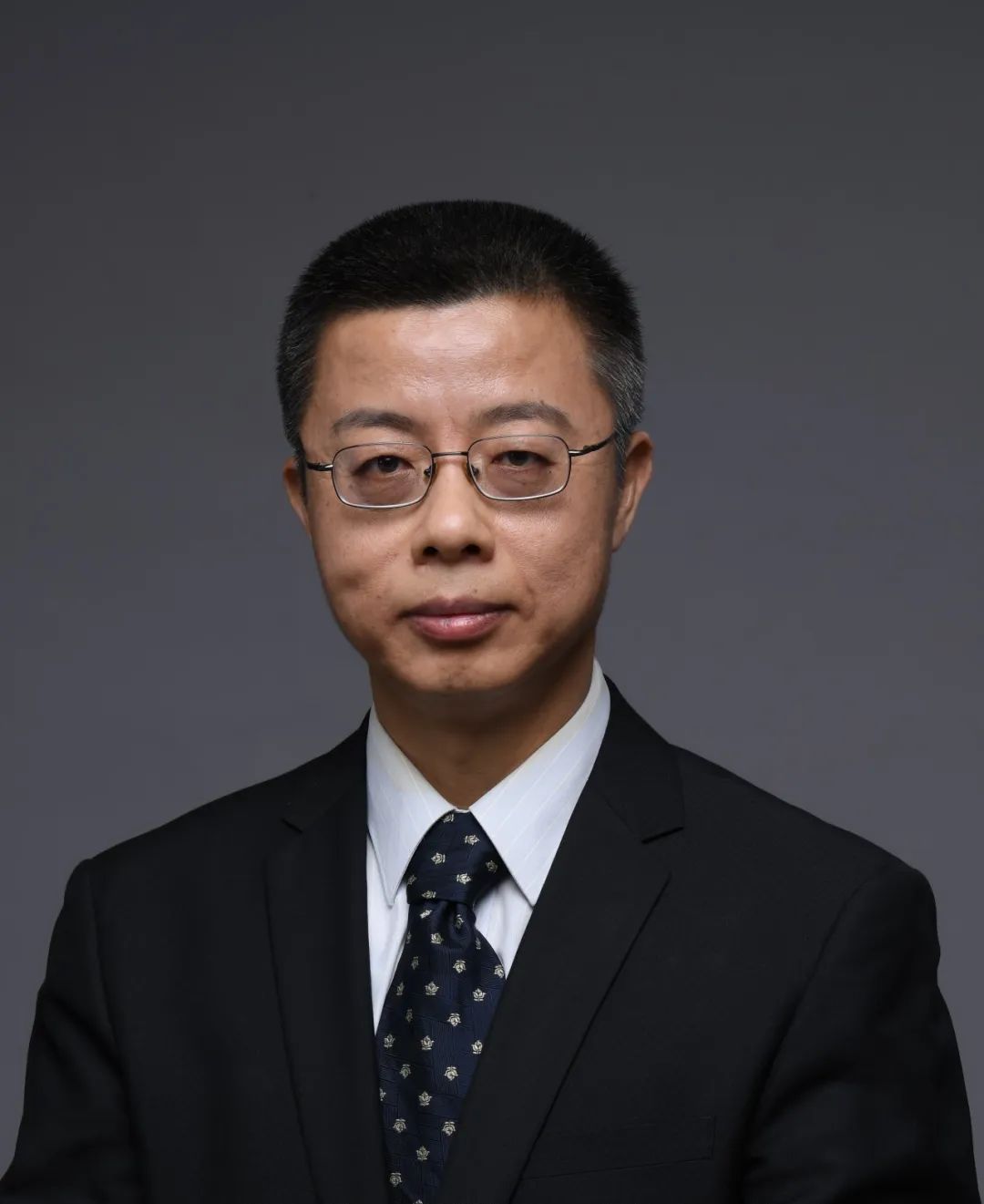 教师风采 | 胡国辉教授：探索微纳流动，传递力学智慧