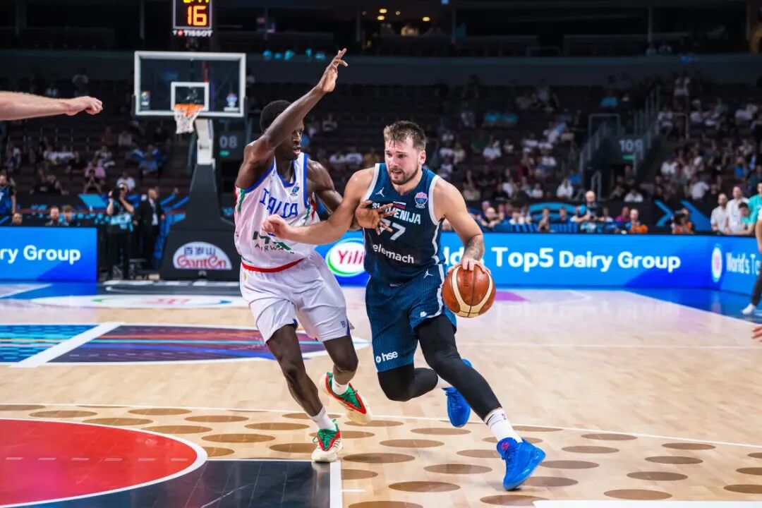 全队84分东契奇42分