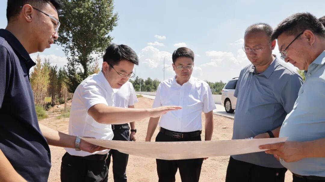 吴云到伊金霍洛镇调研乡村振兴,民生保障等工作