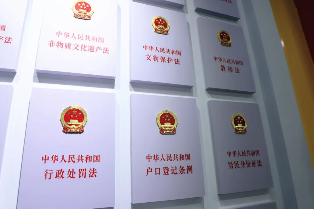 福州华侨中学_福州12345华侨产权过户手续办理_查询福州美国华侨书法家李明通