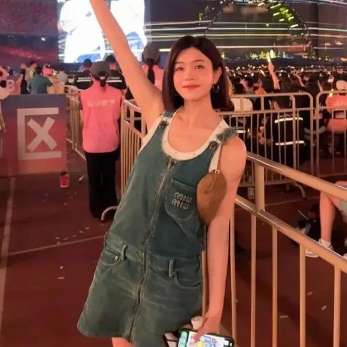 42岁陈妍希亮相孙燕姿演唱会,泪洒现场少女感爆棚,离婚后状态回春,美到发光