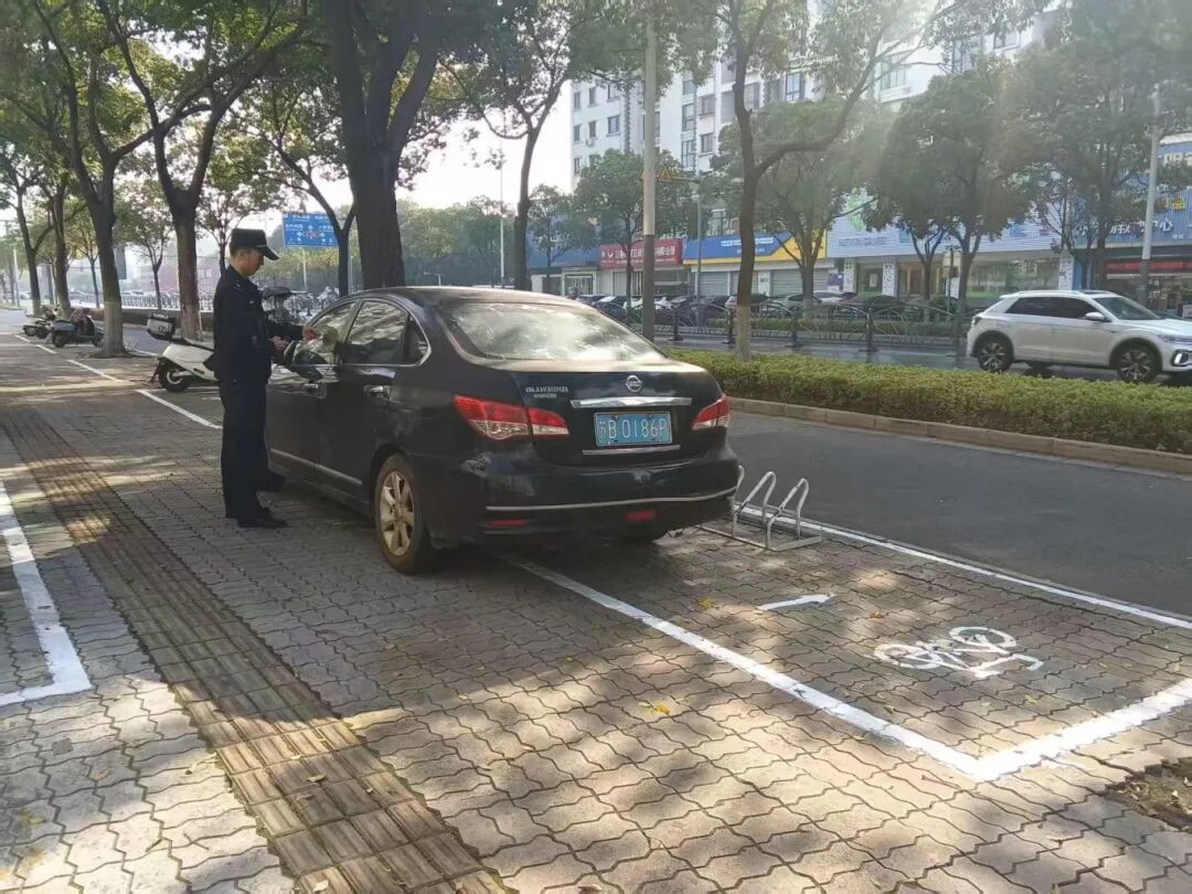 8苏B0186P  2025.11.15  延陵路.jpg